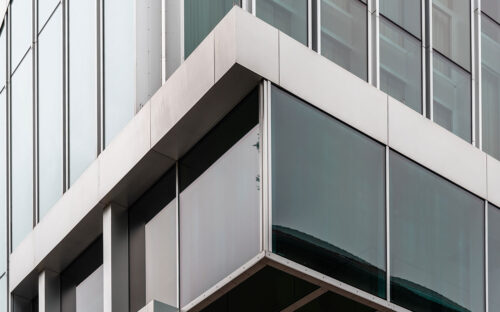 vidrio-negro-crisvisa-glass-facade-modern-architecture-building-business-concept