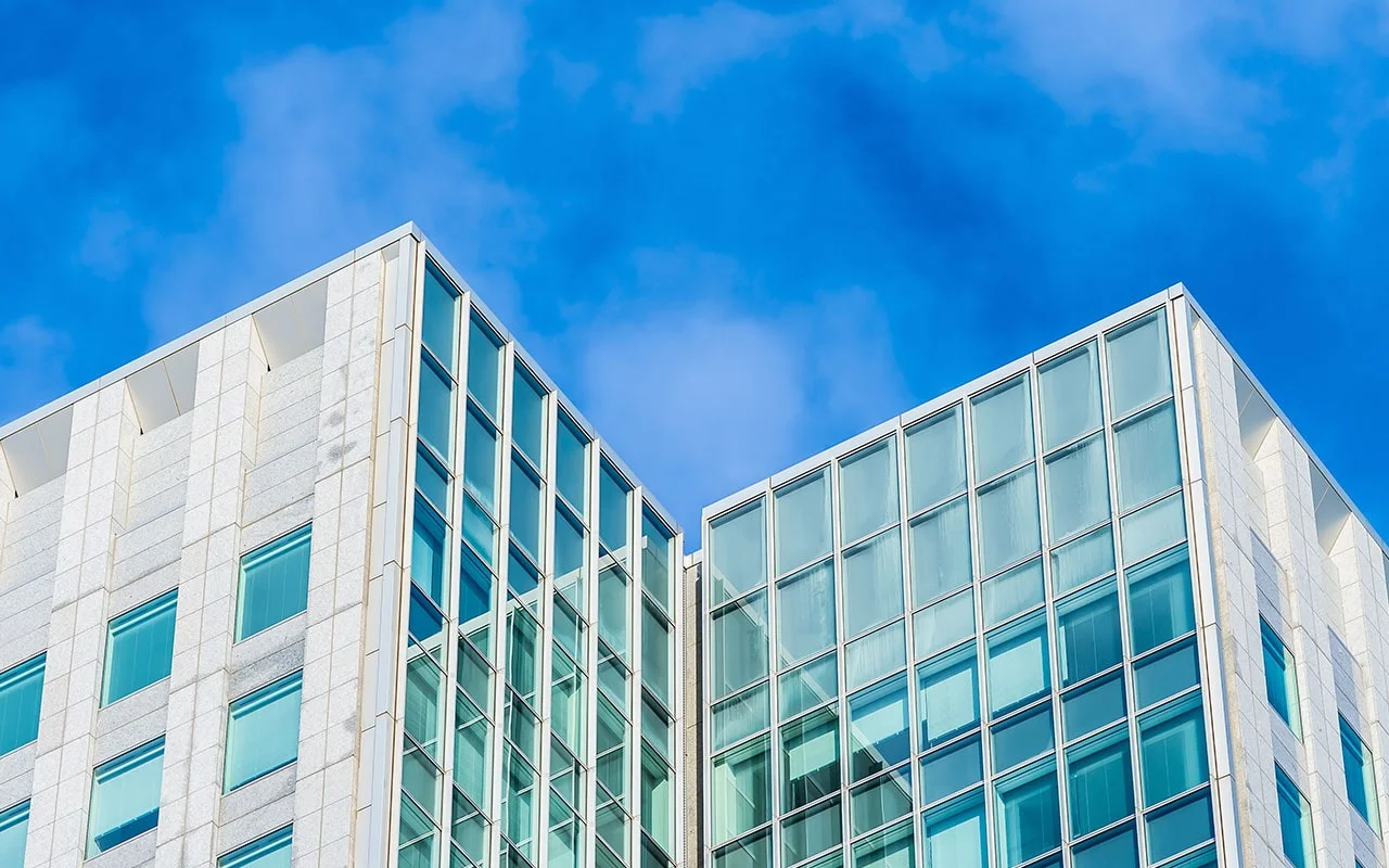 crisvisa-control-solar-EVO-STB-120-beautiful-architecture-office-business-building-with-glass-window-shape-(1)
