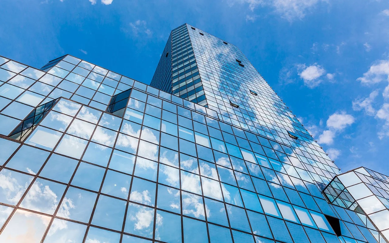 crisvisa-control-solar-EVO-STB-120-modern-building-modern-office-building-with-facade-of-glass crisvisa-control-solar-EVO-STB-120-modern-building-modern-office-building-with-facade-of-glass