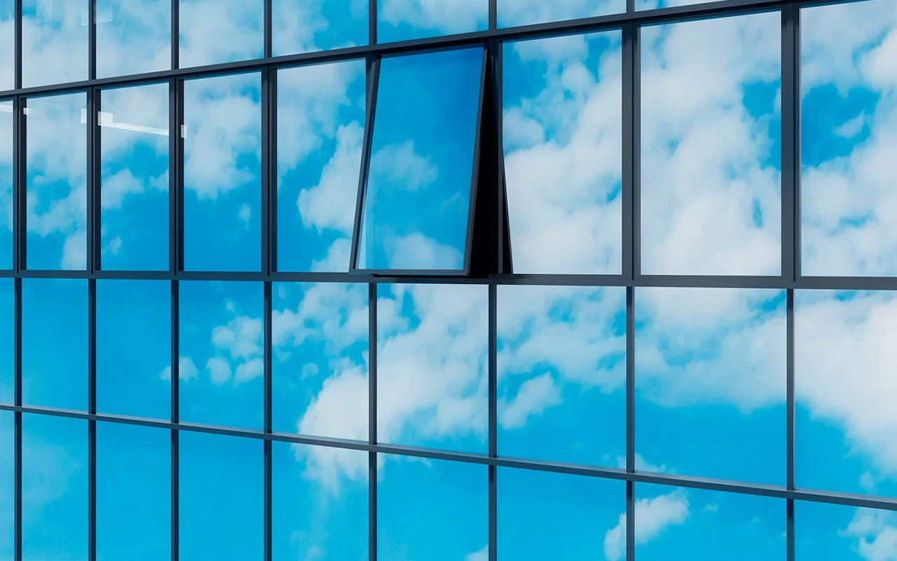 crisvisa-control-solar-EVO-STB-120-open-glass-window-with-reflection-sky-on-high-rise-building crisvisa-control-solar-EVO-STB-120-open-glass-window-with-reflection-sky-on-high-rise-building