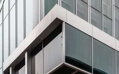 crisvisa-vidrio-negro-glass-facade-modern-architecture-building-business-concept